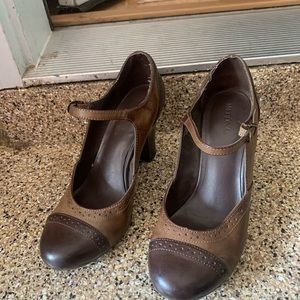 Vintage brown heels